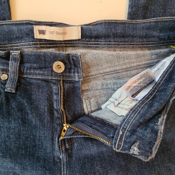 *SOLD* Levi's 515 Mid Rise Bootcut Jeans Dark Denim Women's Size 4M 27x32 - Picture 8 of 9